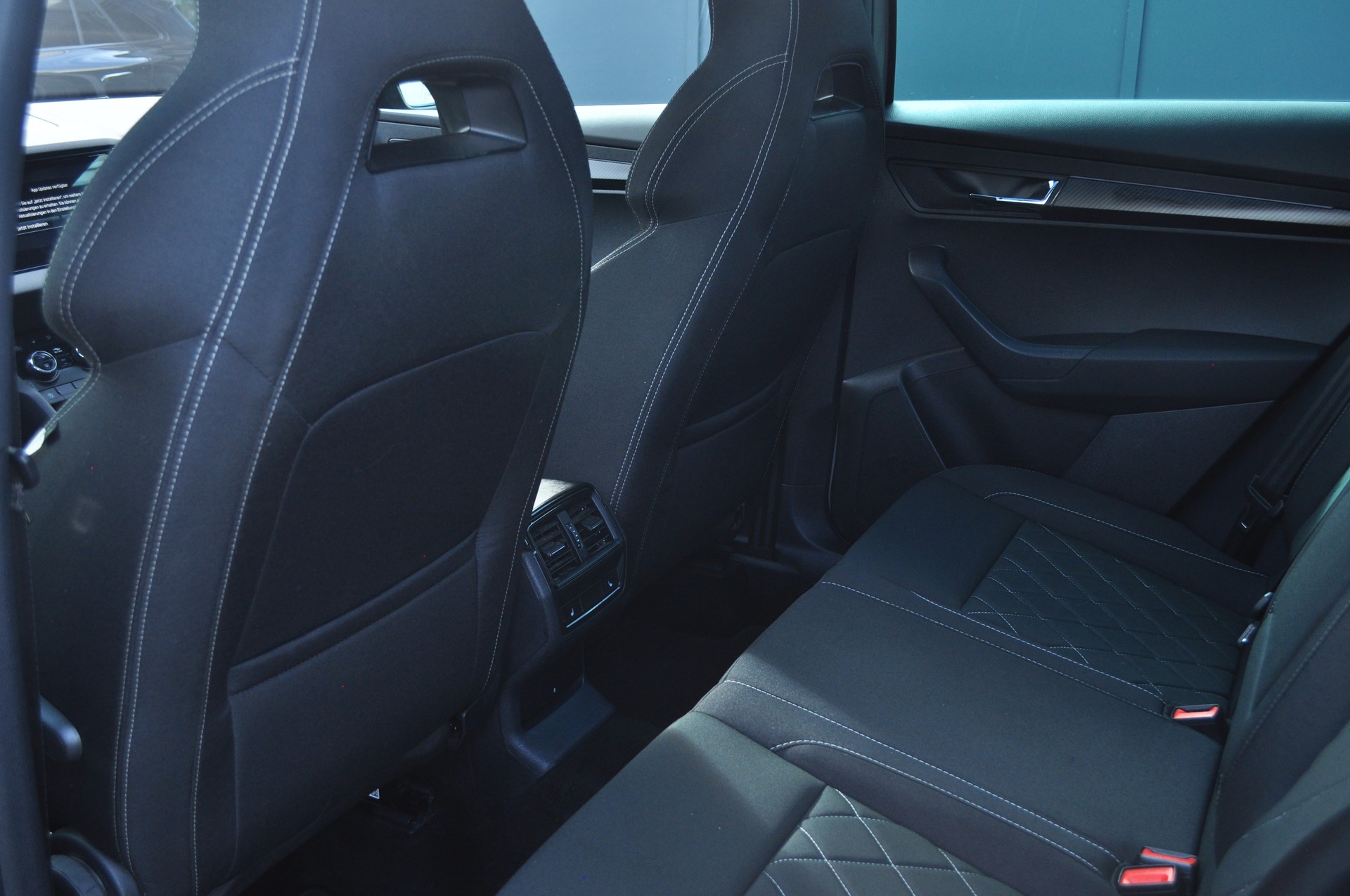 SKODA Karoq 2.0TDI Sport Line 4x4-image-9