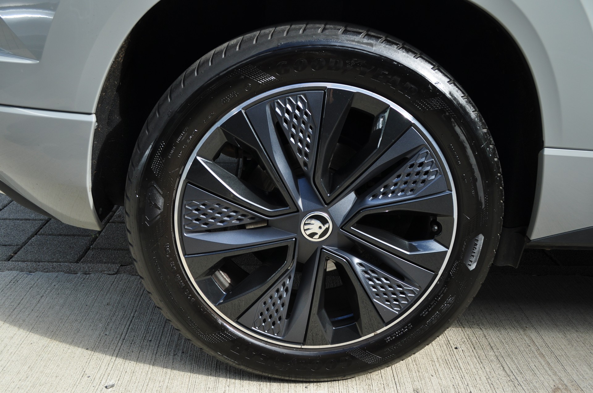 SKODA Karoq 2.0TDI Sport Line 4x4-image-17