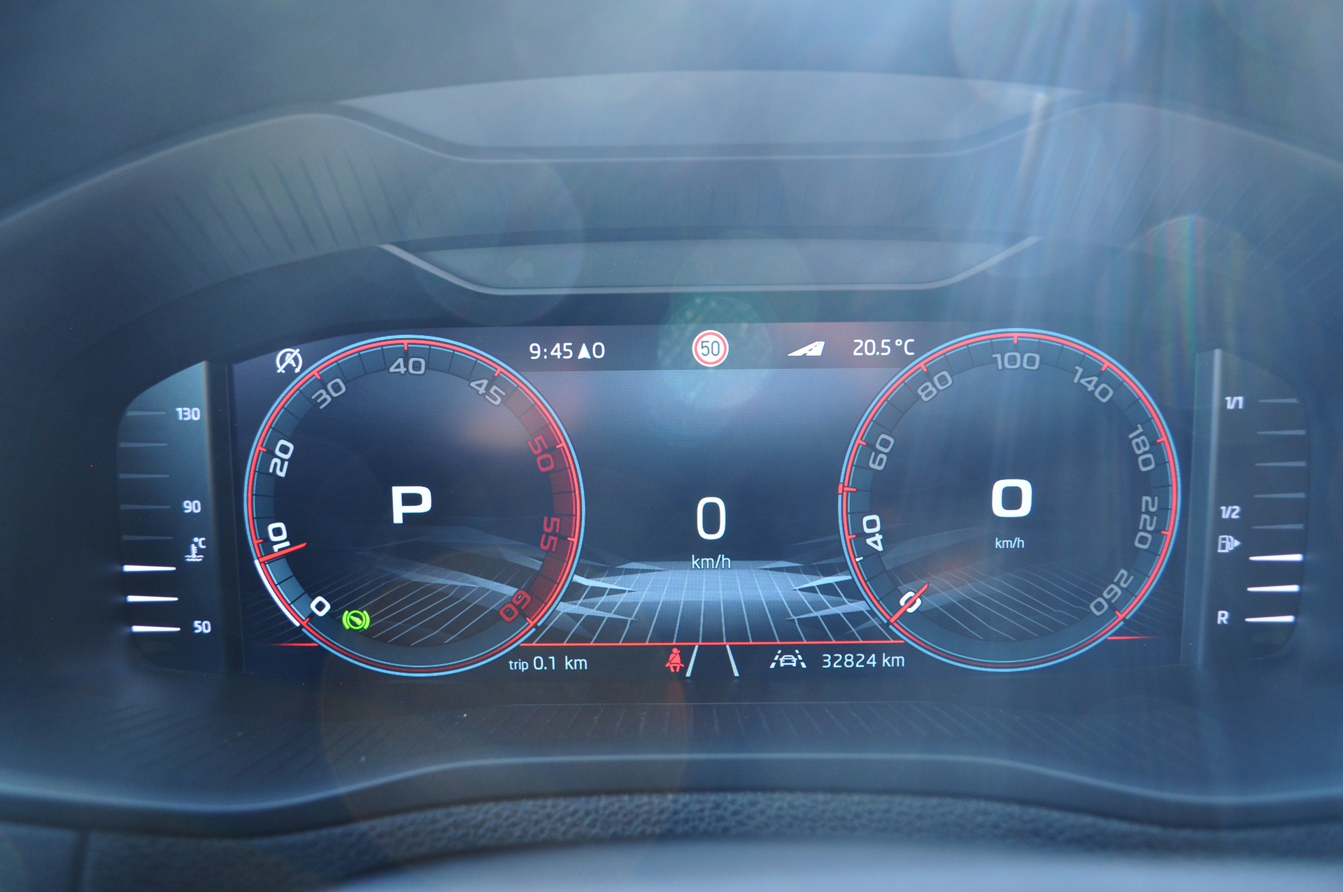 SKODA Karoq 2.0TDI Sport Line 4x4-image-12