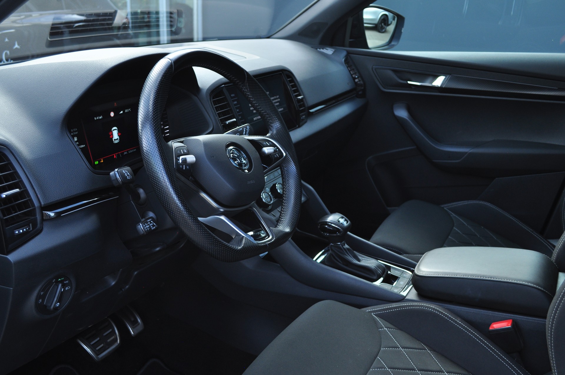 SKODA Karoq 2.0TDI Sport Line 4x4-image-8