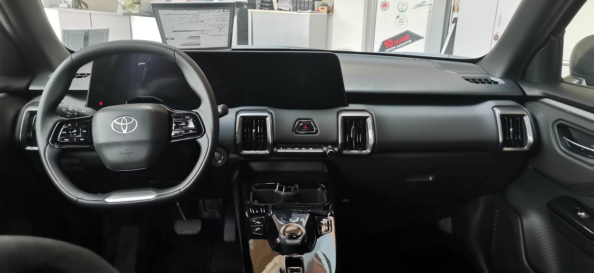 TOYOTA Urban Cruiser Trend AWD-image-6