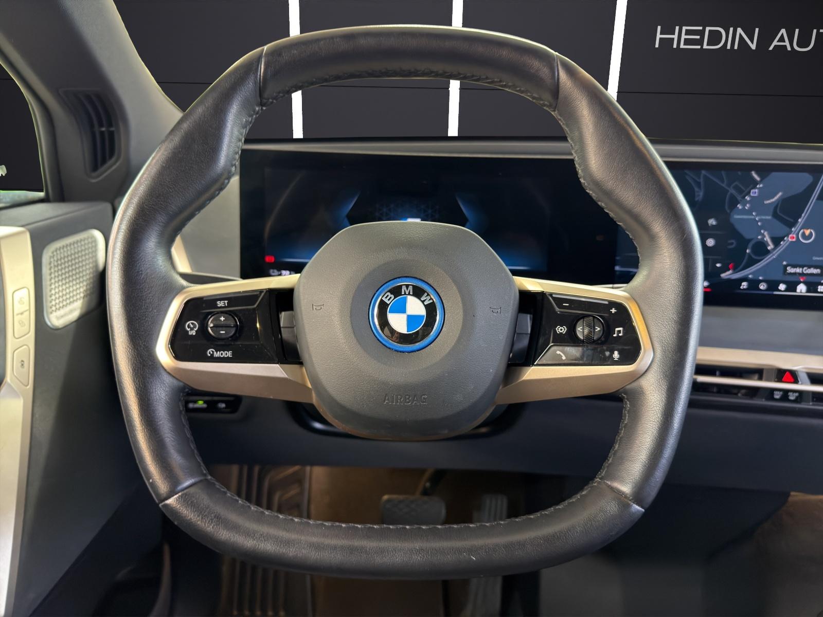 BMW iX M60-image-18