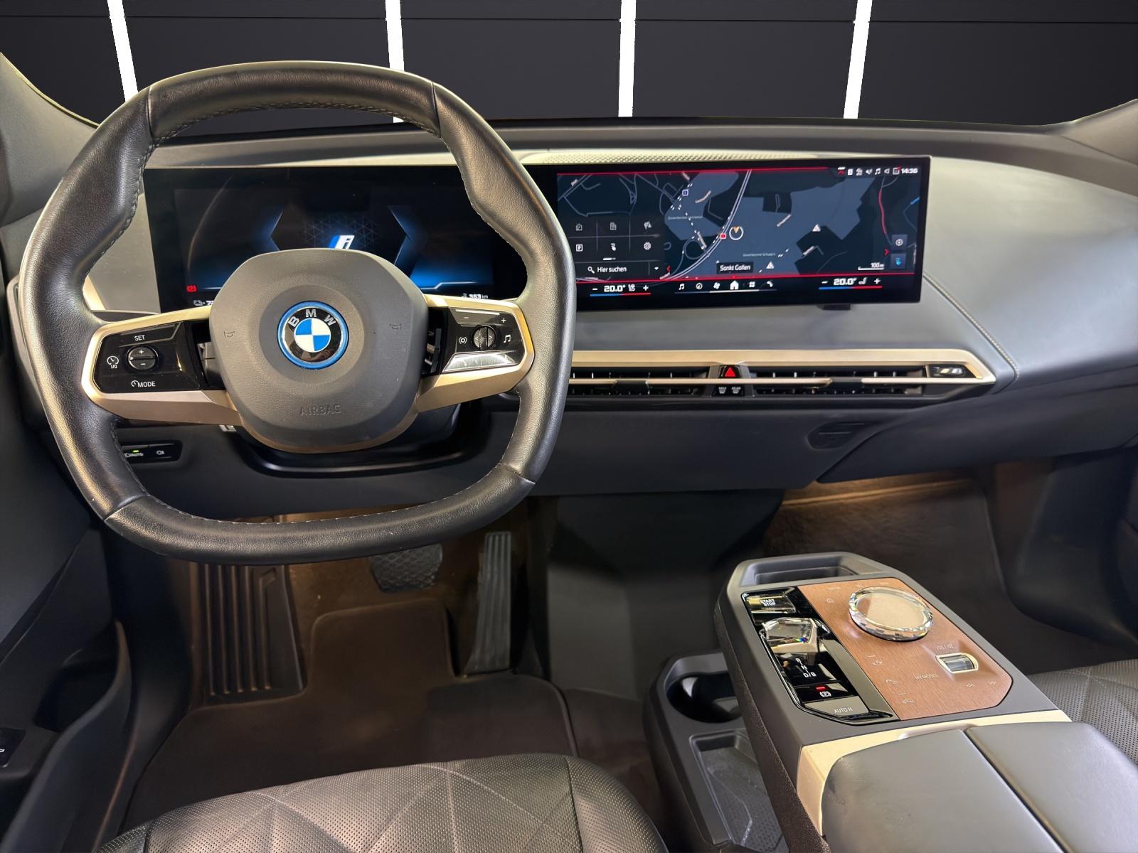 BMW iX M60-image-17