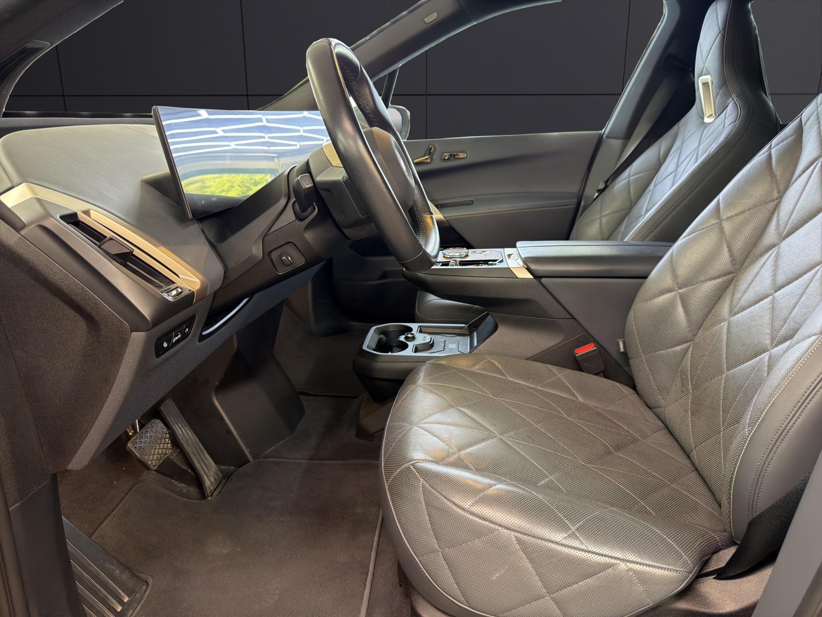 BMW iX M60-image-10
