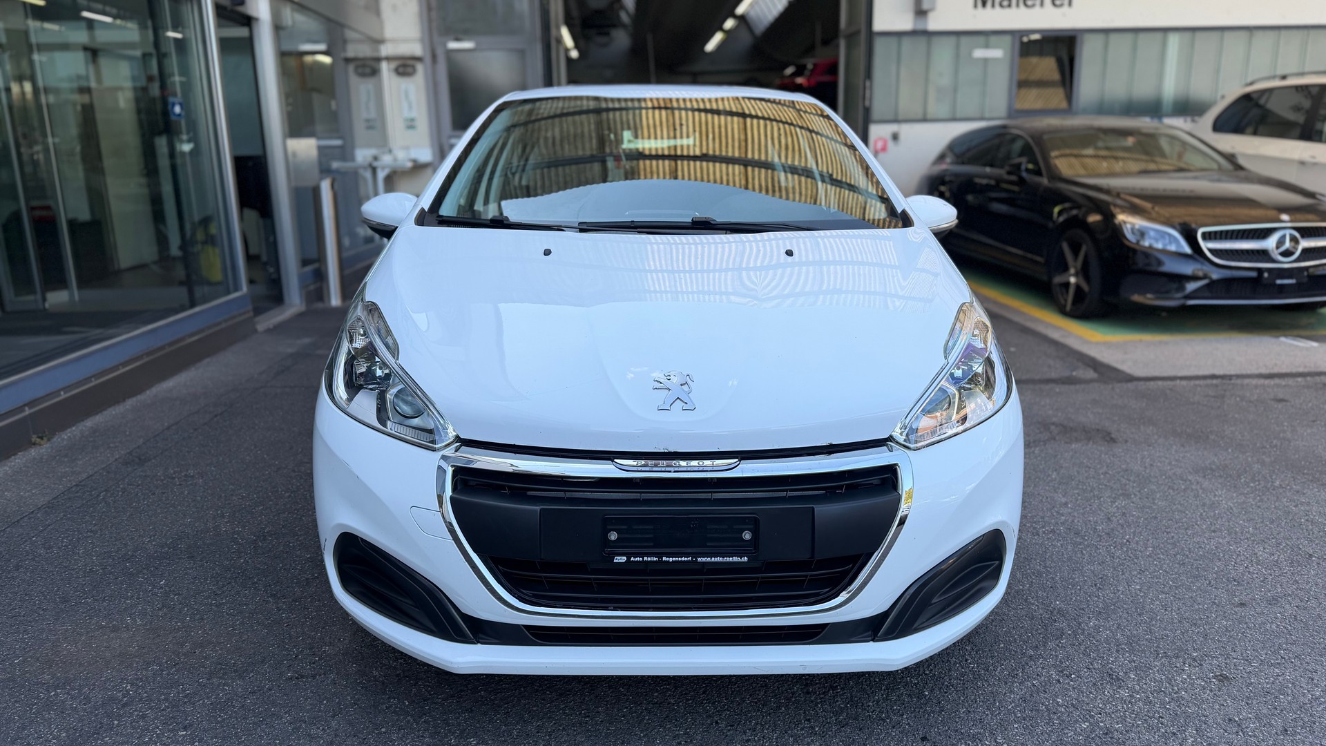 PEUGEOT 208 1.2 PureTech Style-image-1