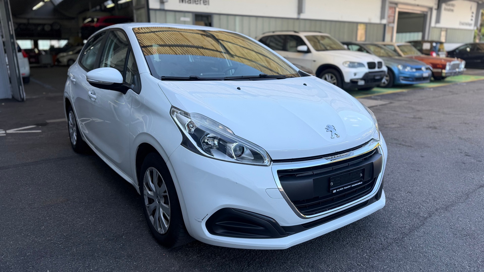 PEUGEOT 208 1.2 PureTech Style-image-2