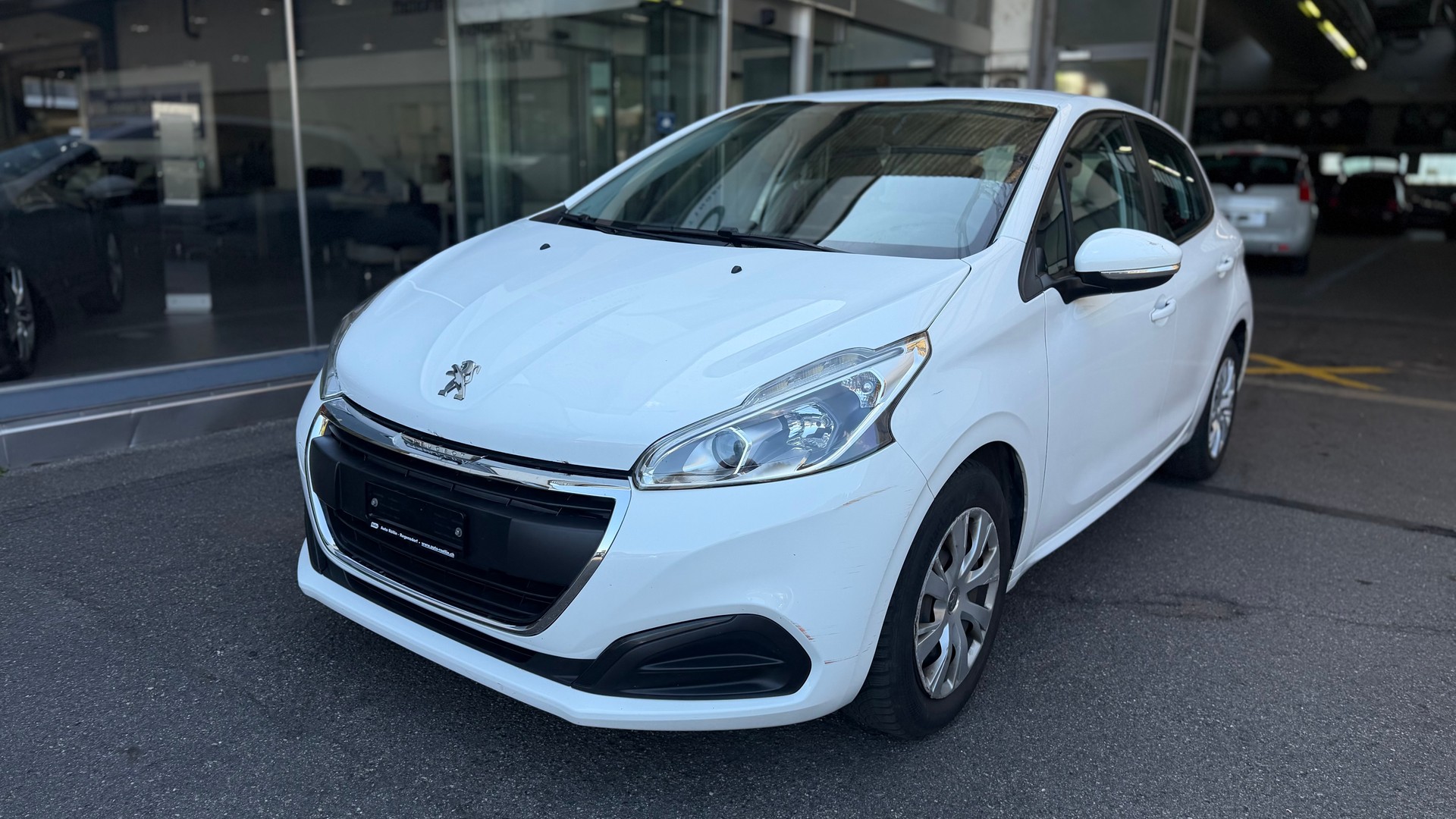 PEUGEOT 208 1.2 PureTech Style-image-0