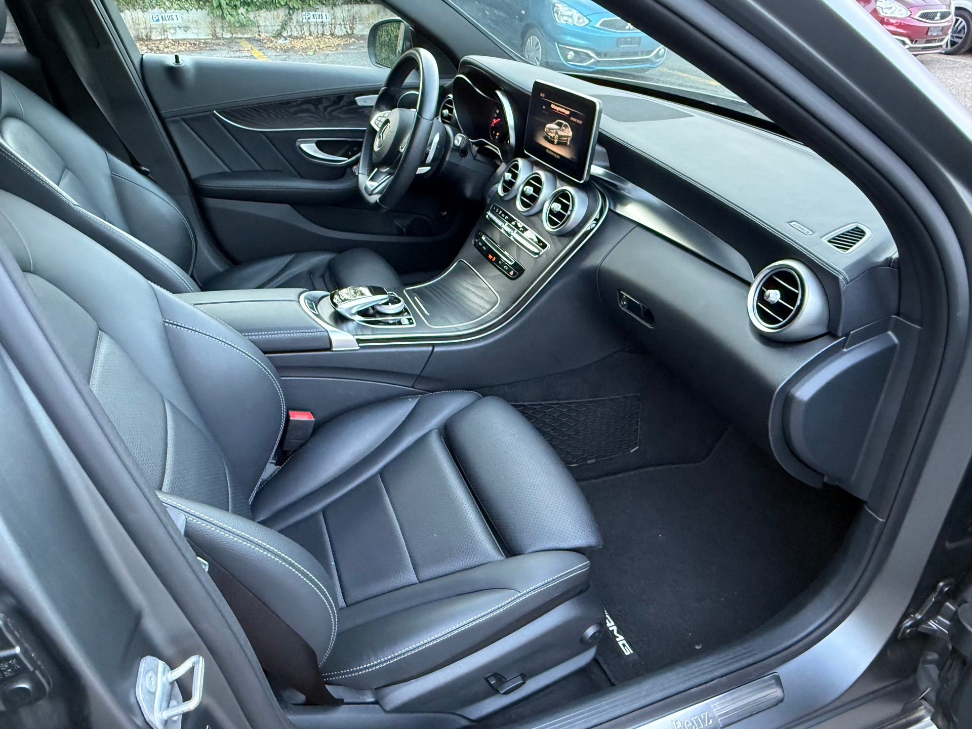 MERCEDES-BENZ C 300 AMG Line 9G-Tronic-image-7
