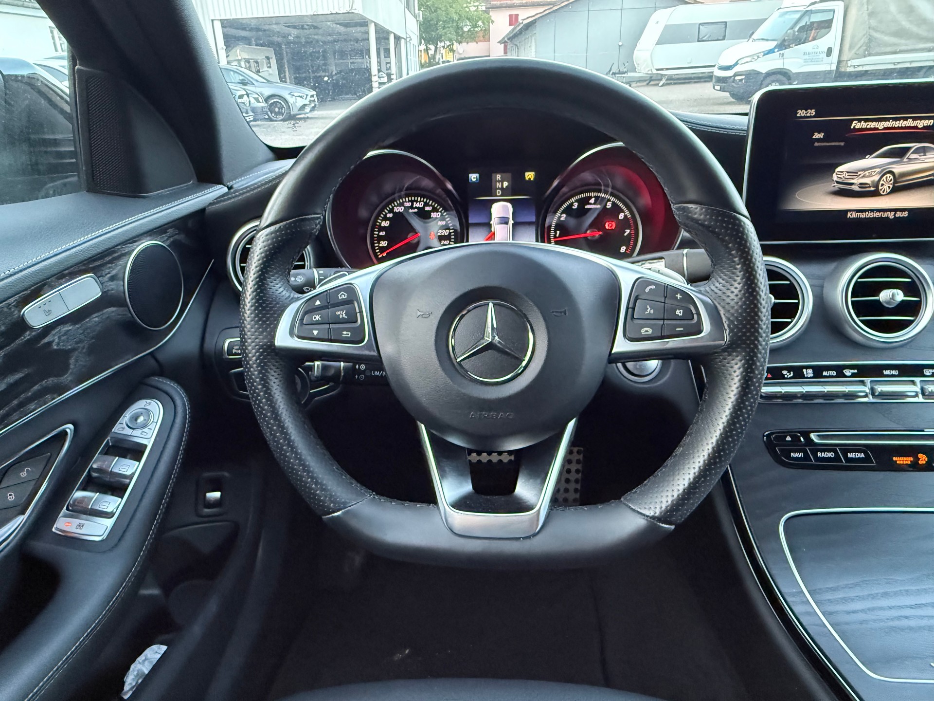 MERCEDES-BENZ C 300 AMG Line 9G-Tronic-image-11