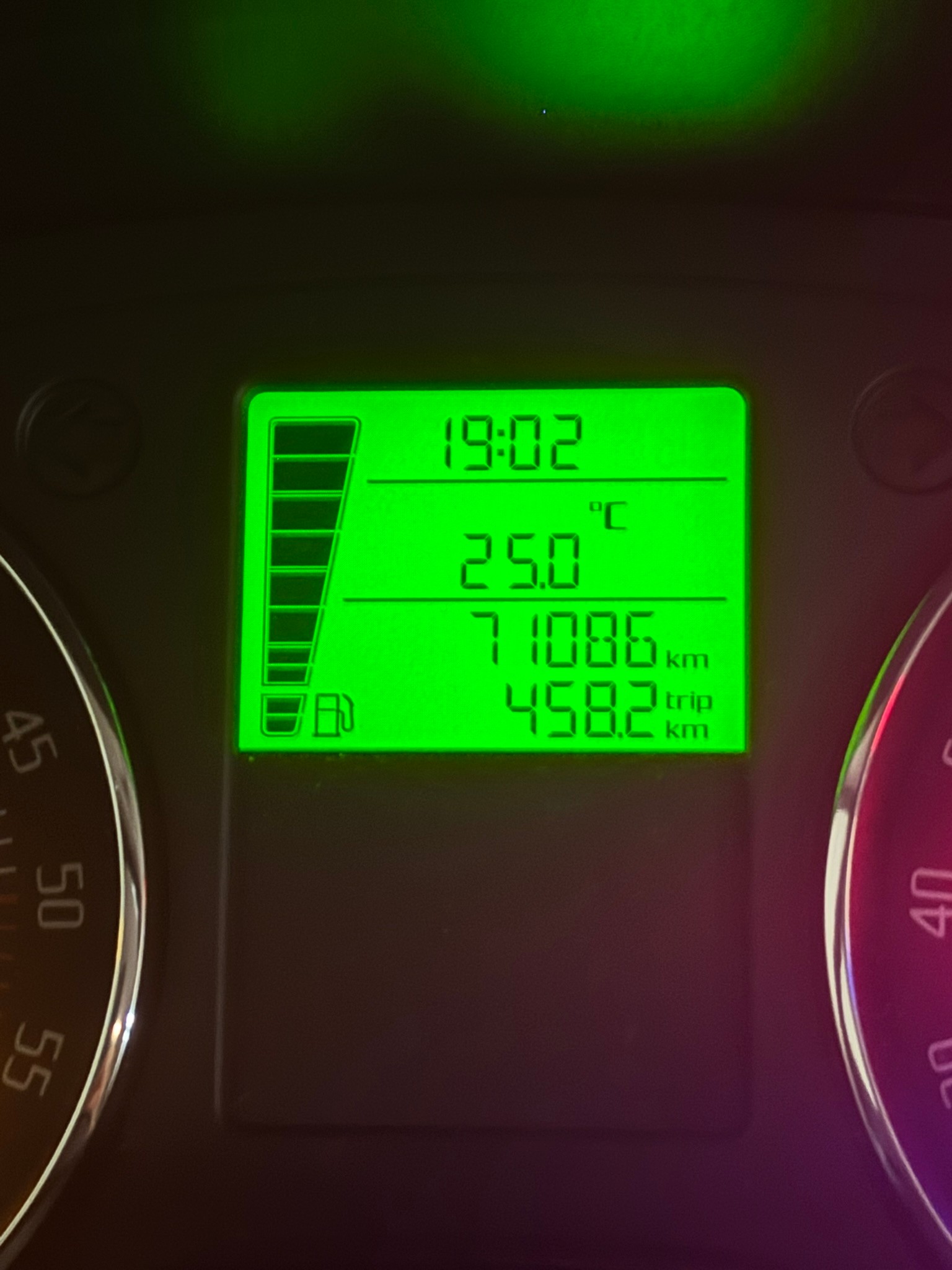 SKODA Combi 1.6 TDI Ambition Plus - Niedrige KM !-image-4