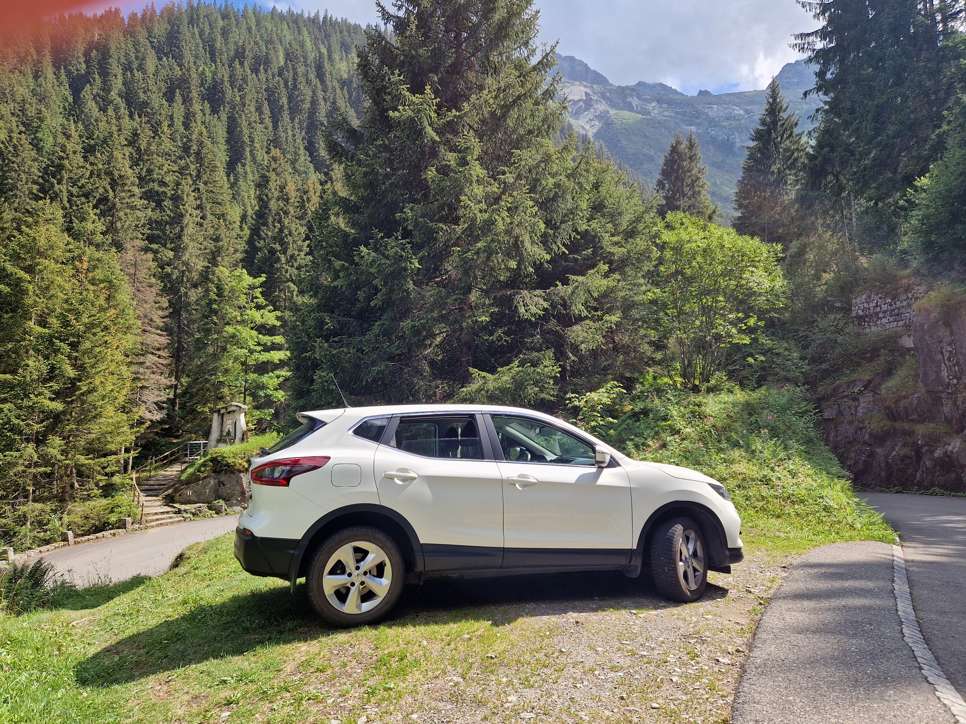 NISSAN QASHQAI-image-1