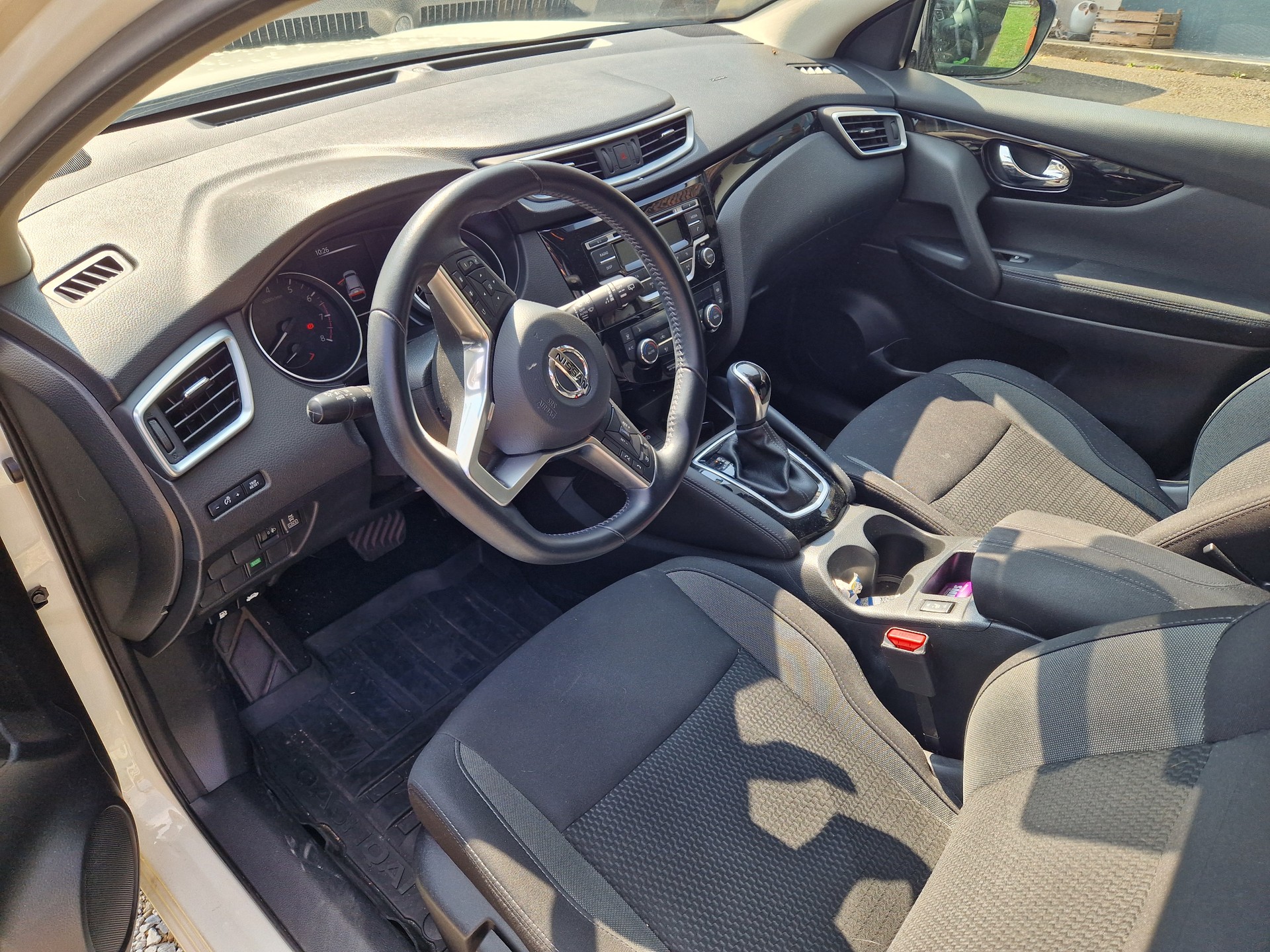 NISSAN QASHQAI-image-3