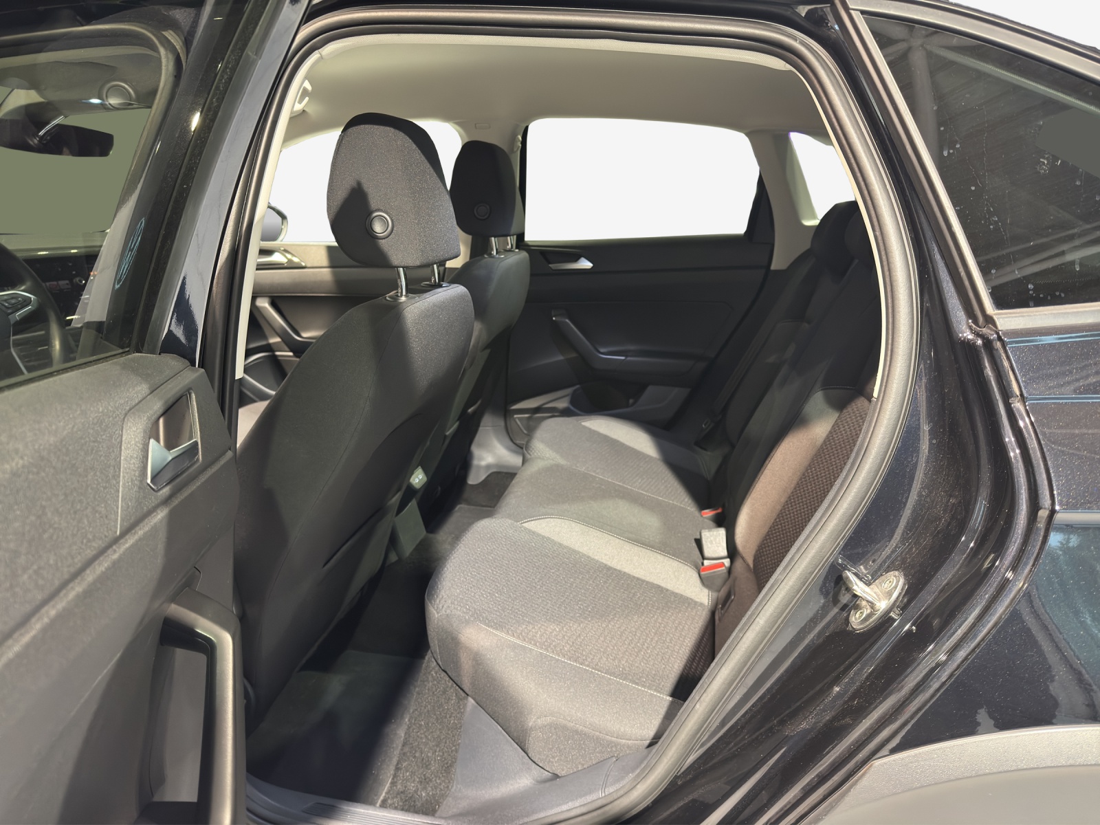 VW Taigo 1.0 TSI Life DSG-image-11