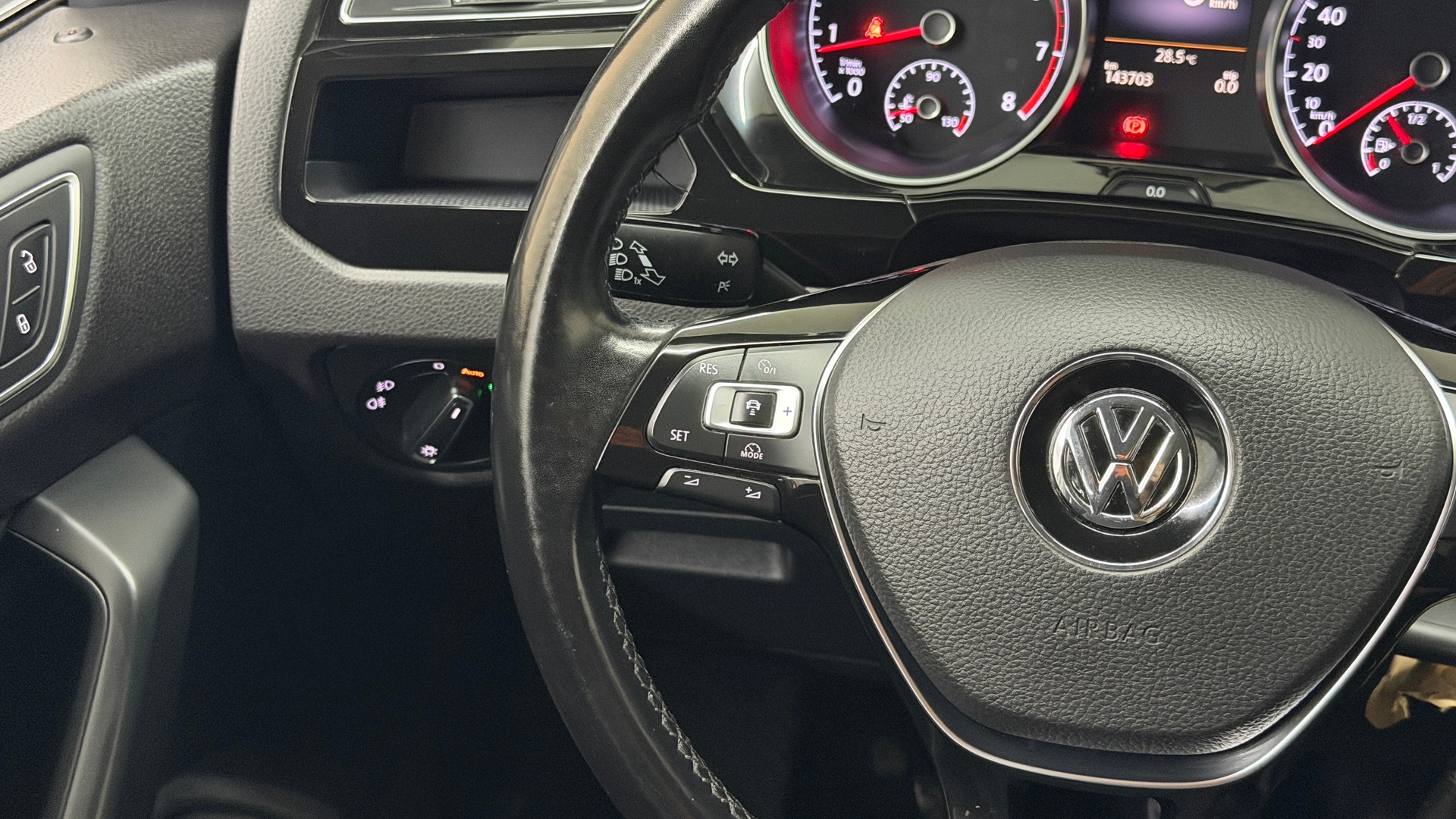 VW Touran 1.4 TSI BlueMotion Technology Highline-image-13