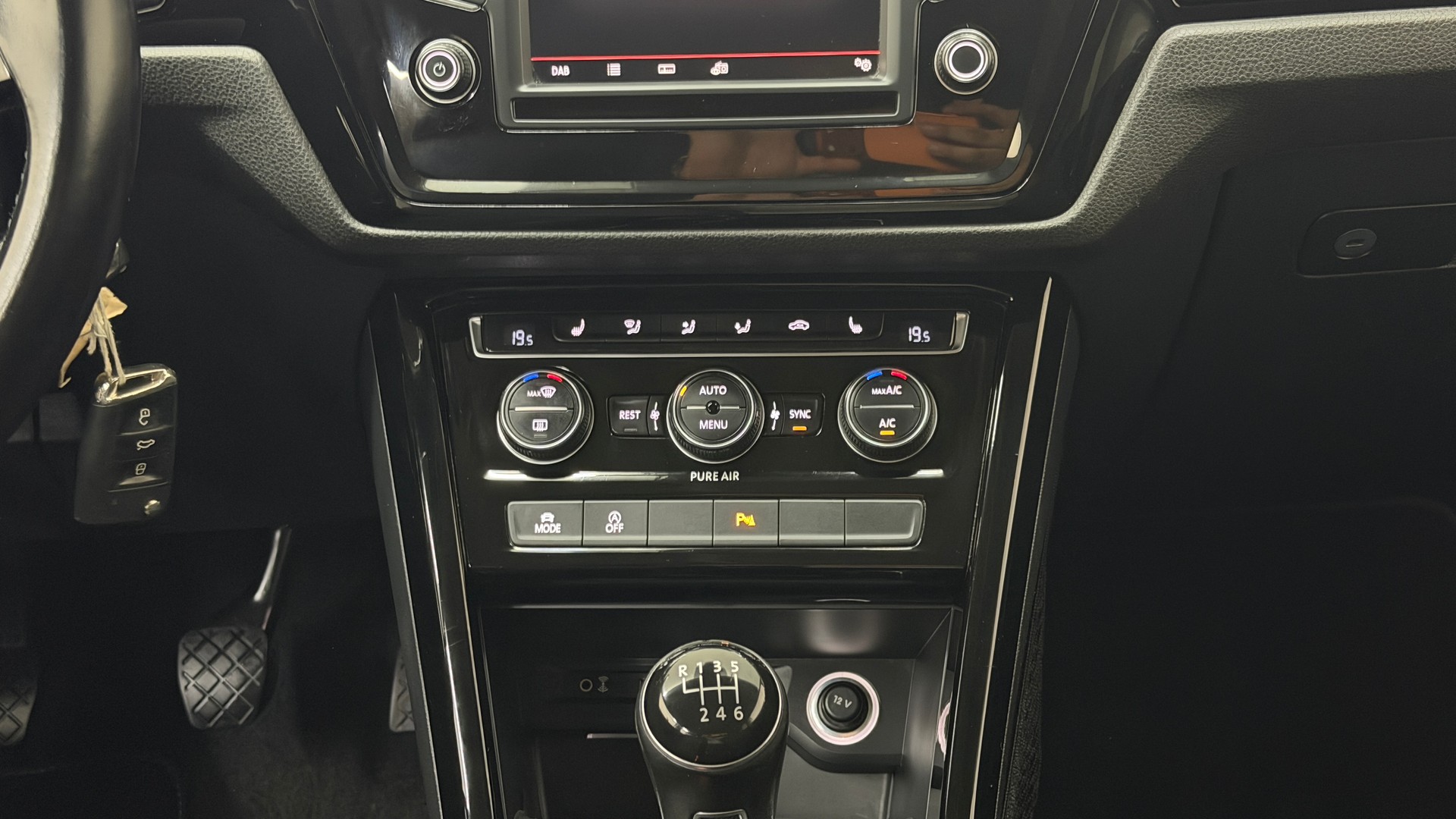 VW Touran 1.4 TSI BlueMotion Technology Highline-image-14