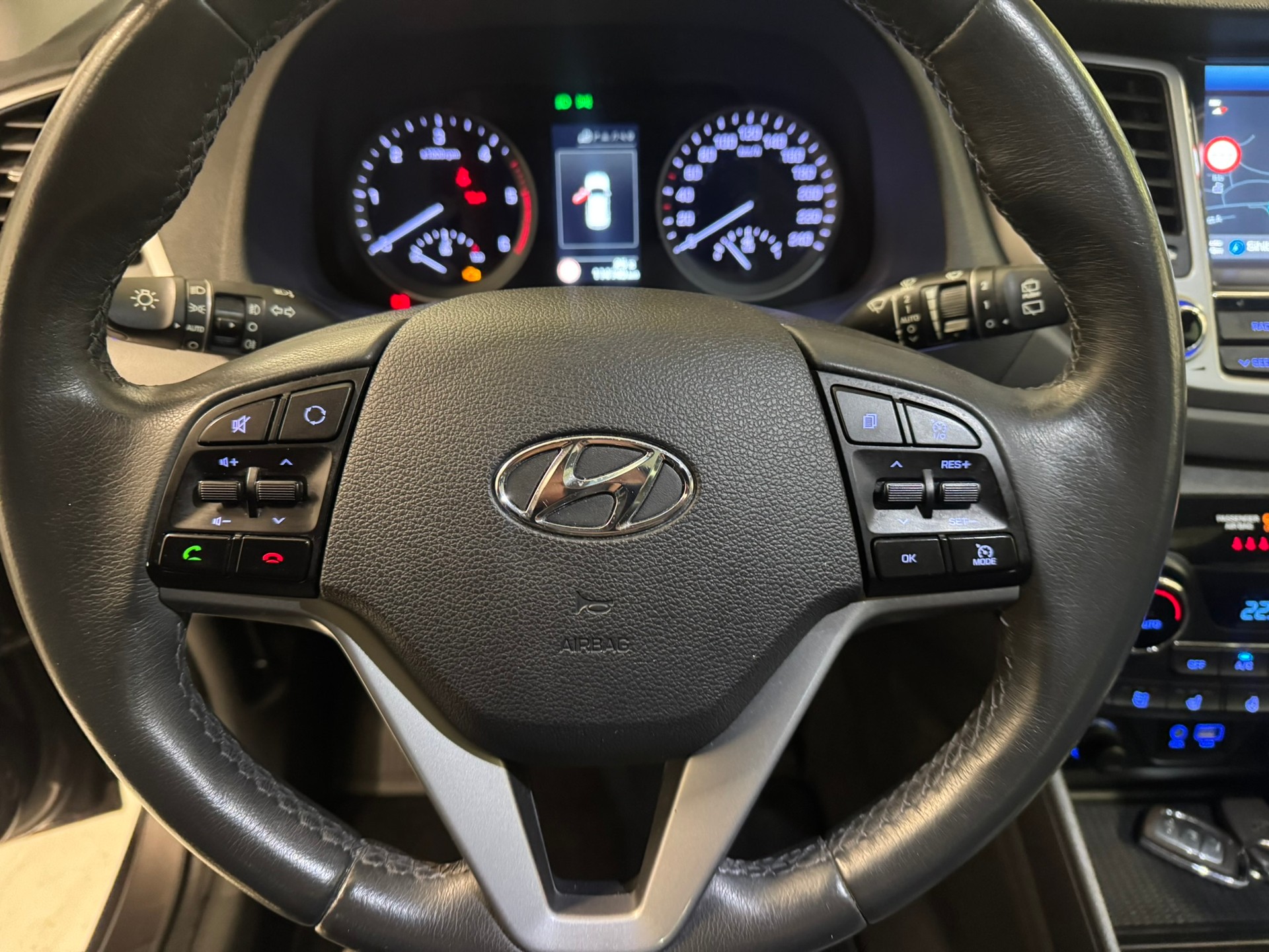HYUNDAI Tucson 2.0 CRDI Vertex 4WD-image-9