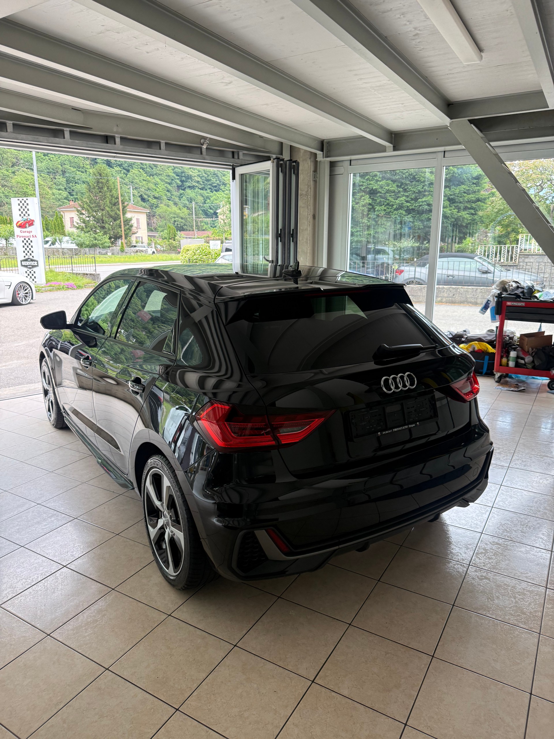 AUDI A1 Sportback 35 TFSI S Line S-tronic-image-4