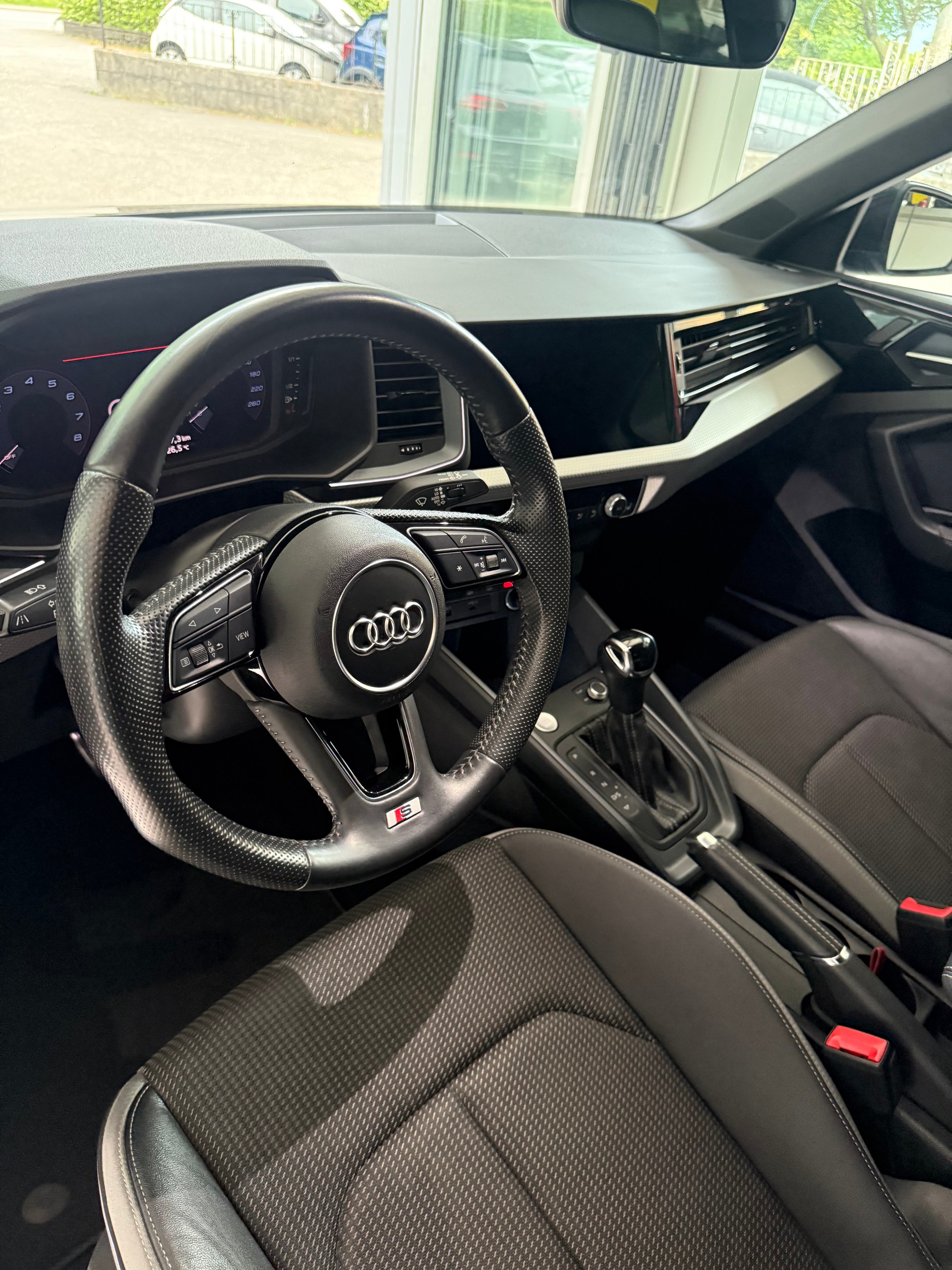 AUDI A1 Sportback 35 TFSI S Line S-tronic-image-9