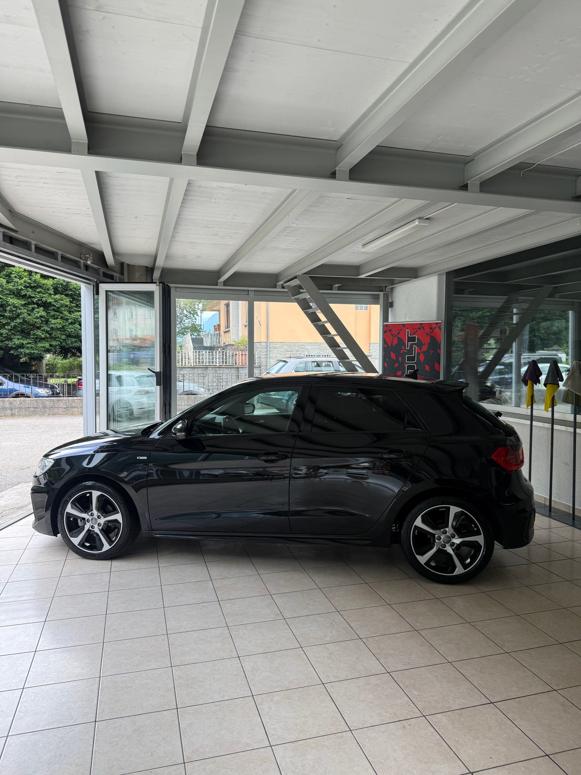 AUDI A1 Sportback 35 TFSI S Line S-tronic-image-2