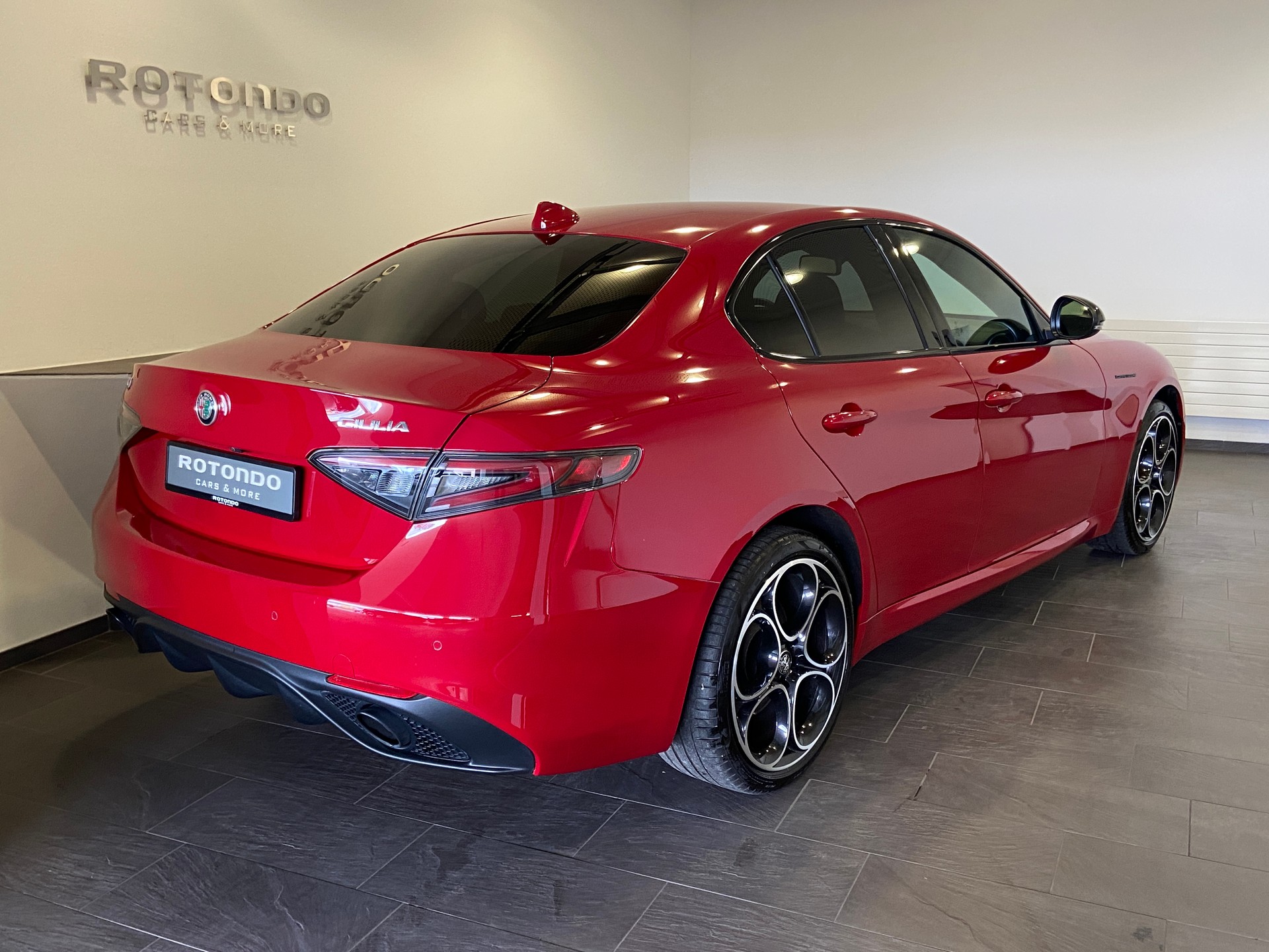 ALFA ROMEO Giulia 2.0 Competizione Q4 AT8-image-1