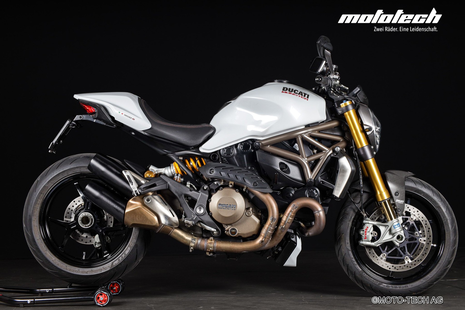 DUCATI Monster 1200 S ABS-showroom-element-1