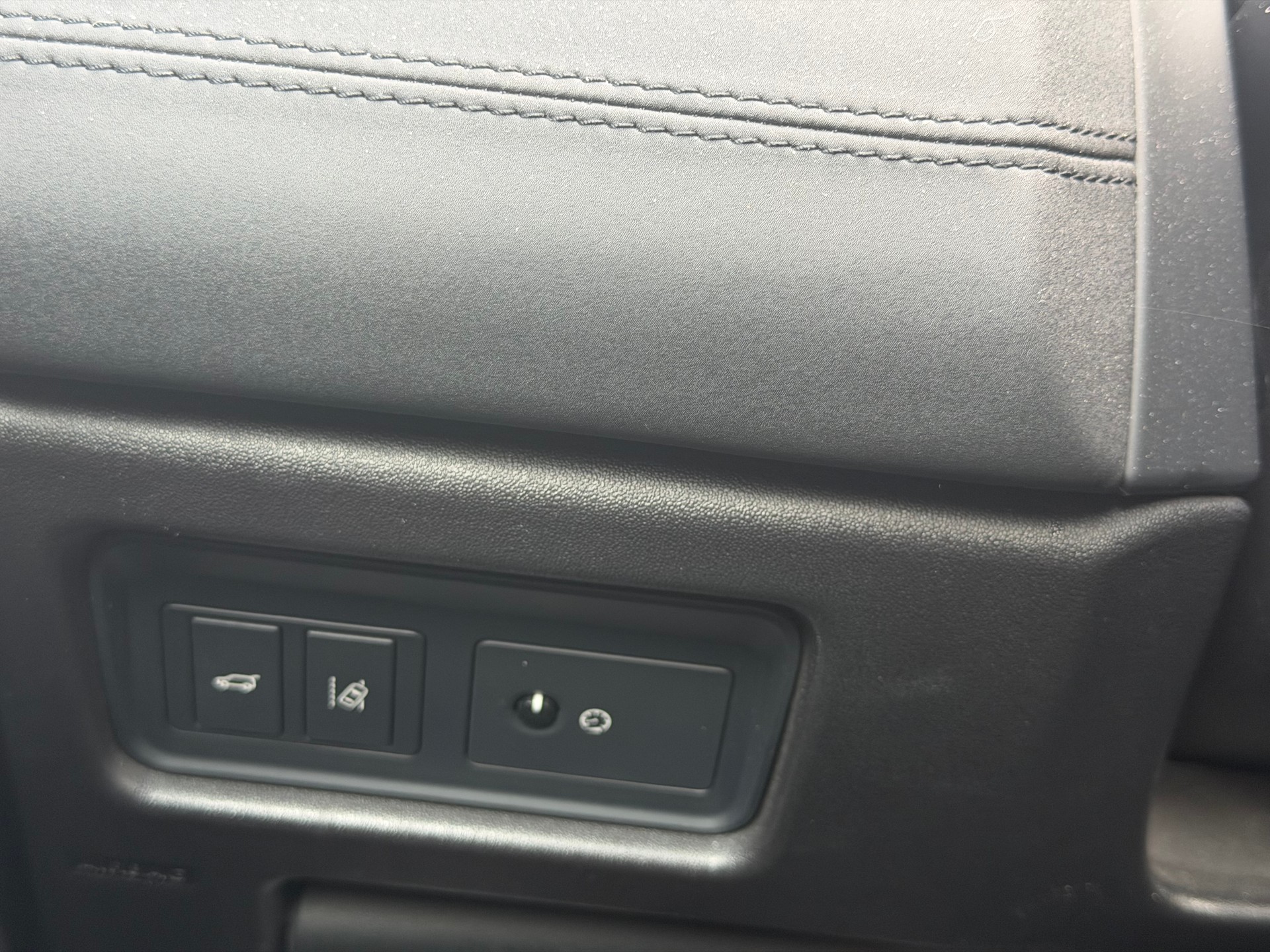 LAND ROVER Discovery Sport 2.0 TD4 Pure AT9-image-15