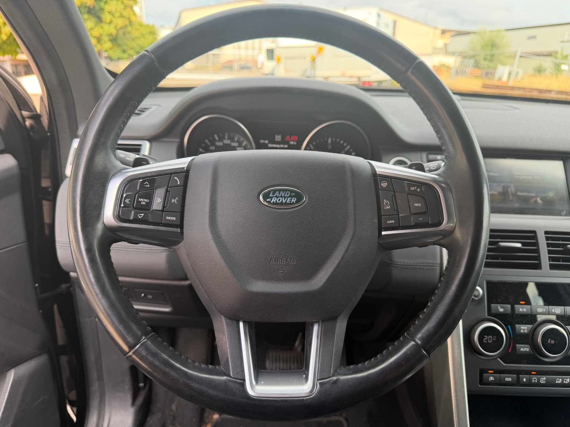 LAND ROVER Discovery Sport 2.0 TD4 Pure AT9-image-10