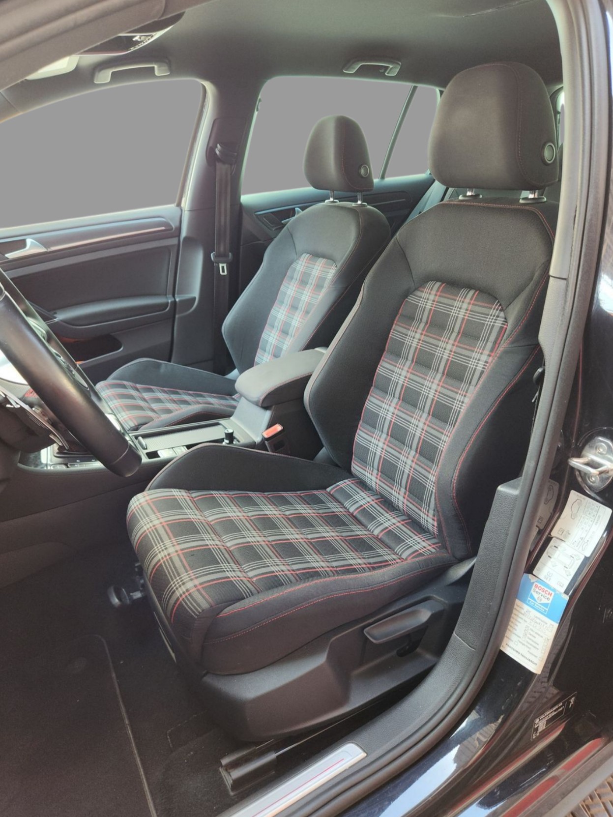 VW Golf 2.0 TSI GTI DSG-image-11
