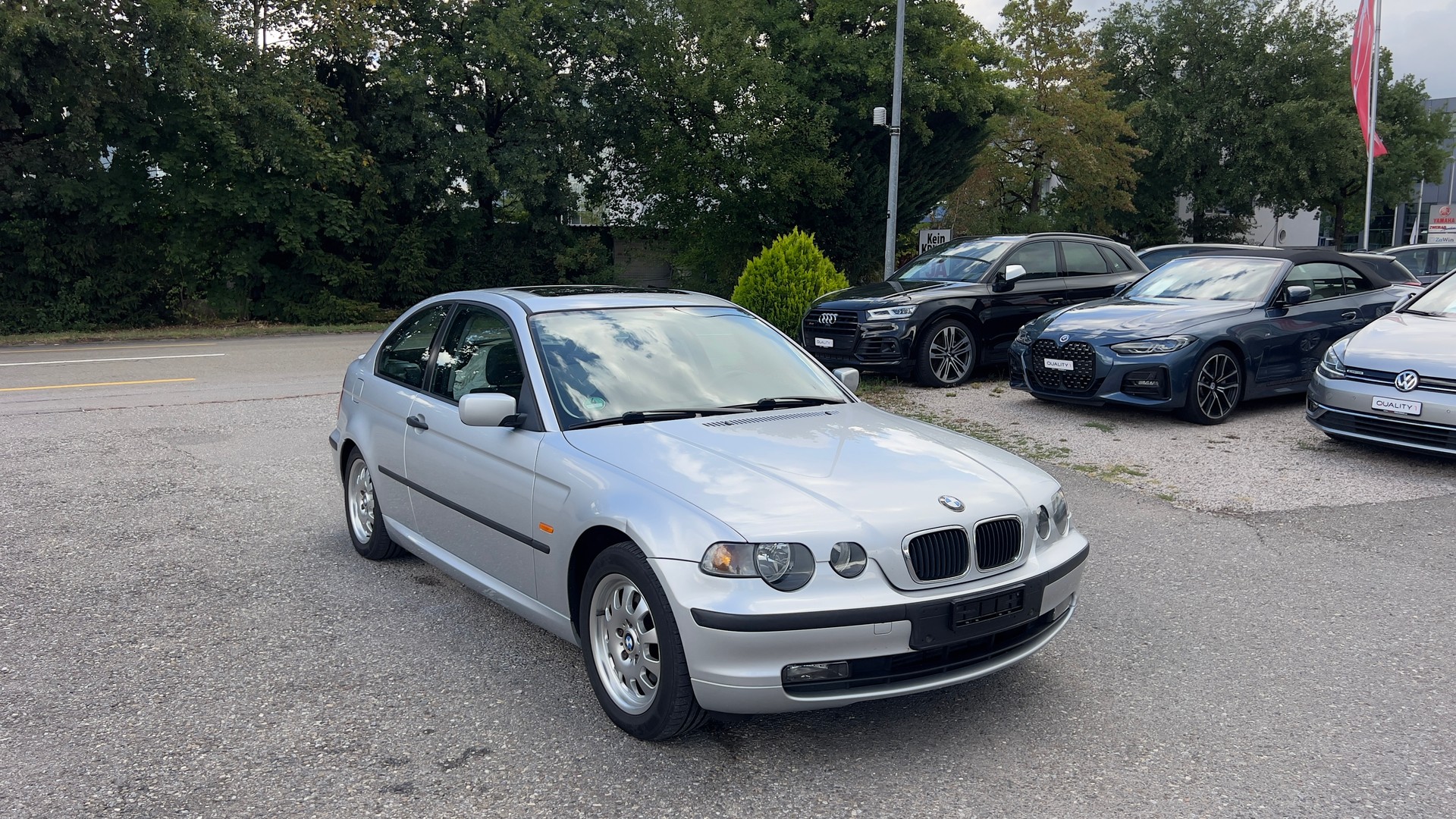 BMW 318td Compact-image-0