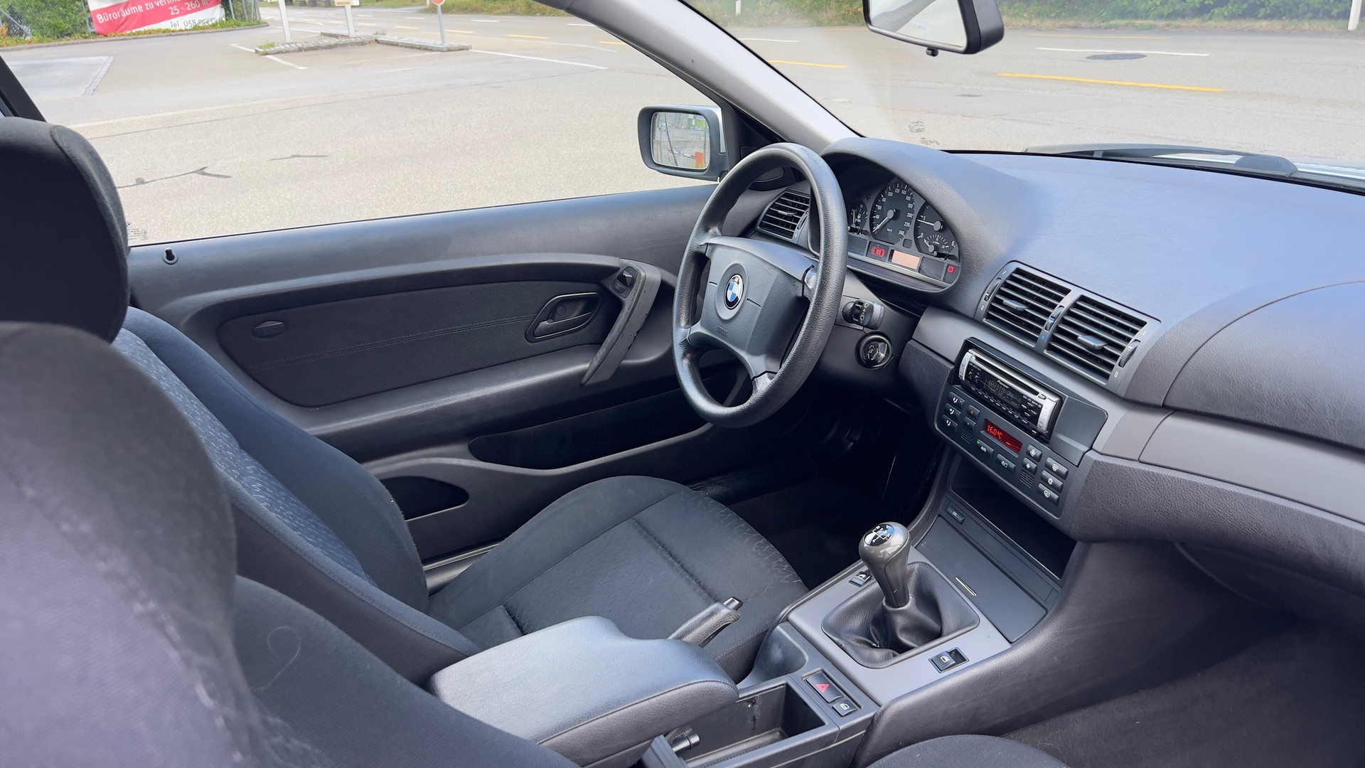 BMW 318td Compact-image-1