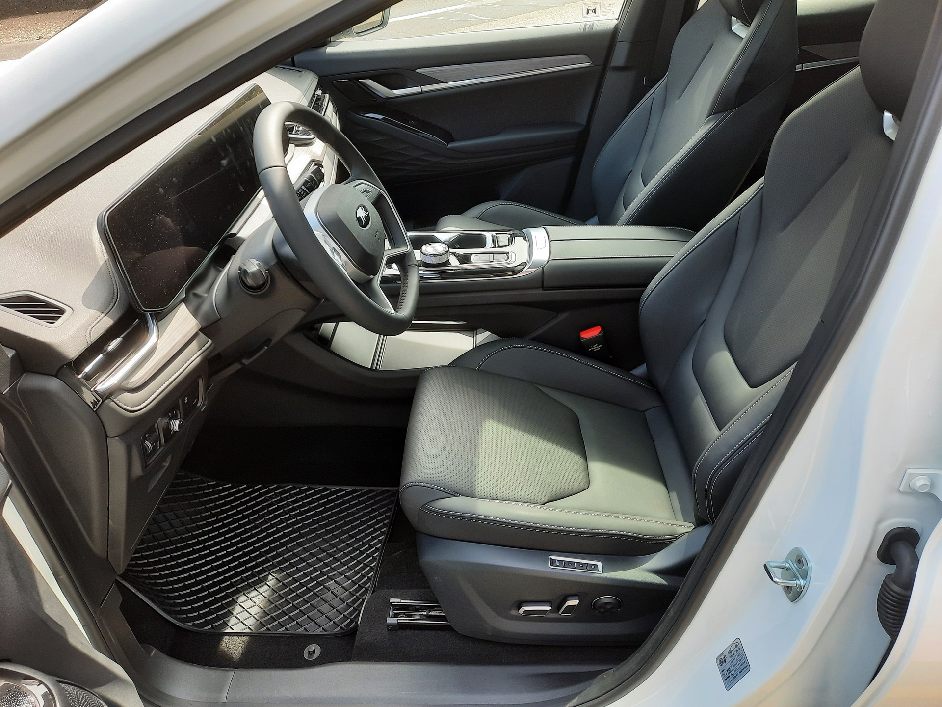 JAC JS6 1.5 PHEV-image-7