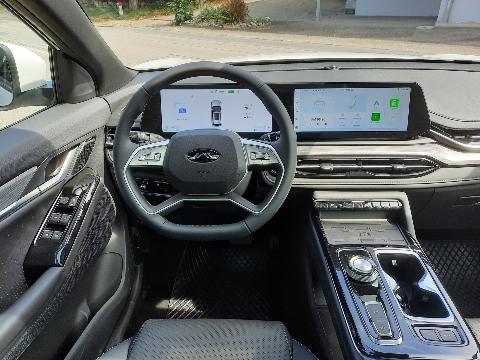 JAC JS6 1.5 PHEV-image-8