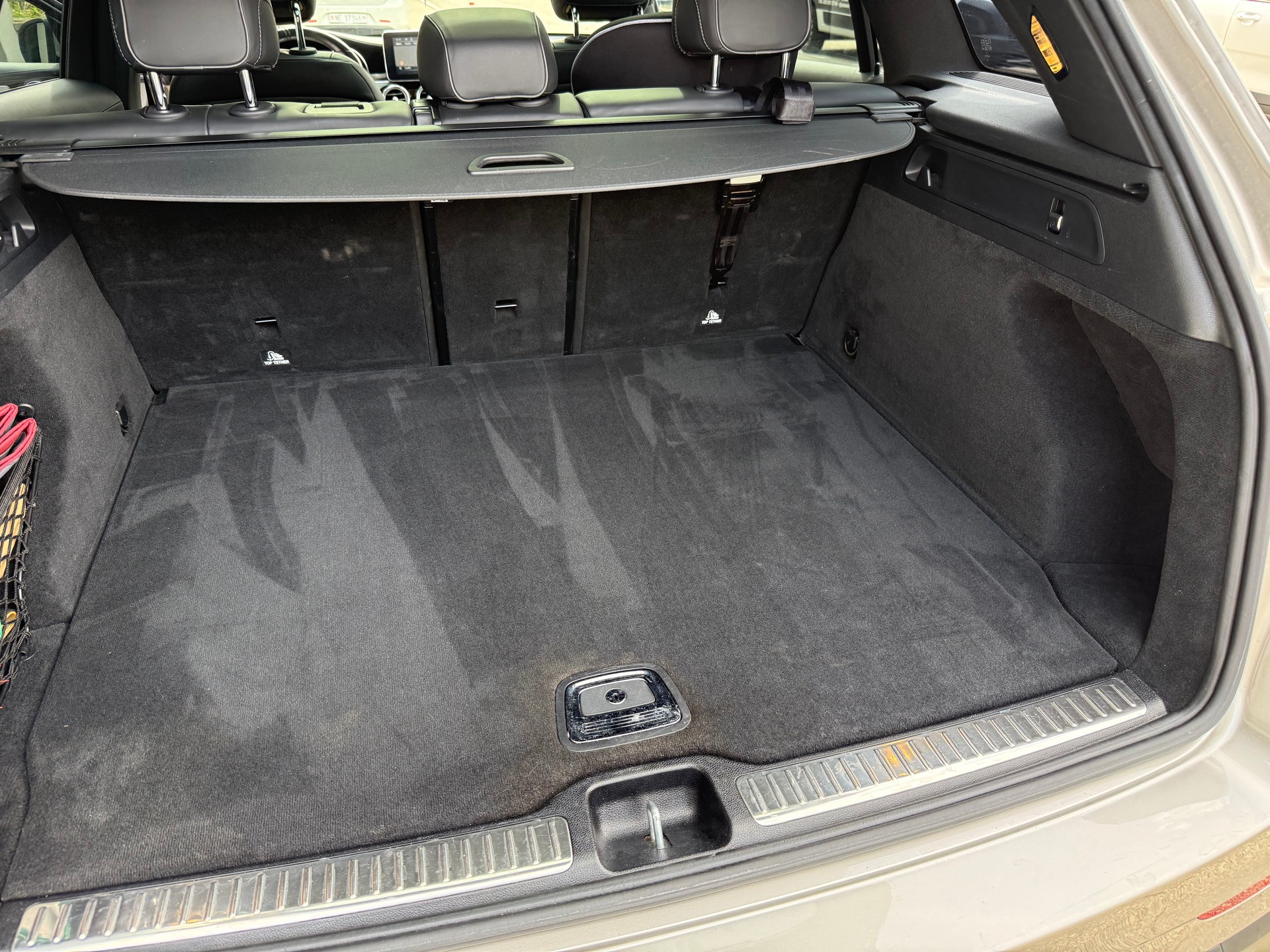 MERCEDES-BENZ GLC 63 AMG 4Matic+ 9G-Tronic-image-11