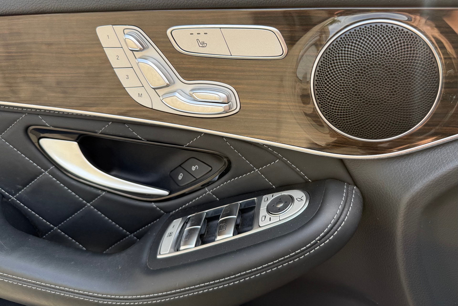 MERCEDES-BENZ GLC 63 AMG 4Matic+ 9G-Tronic-image-7