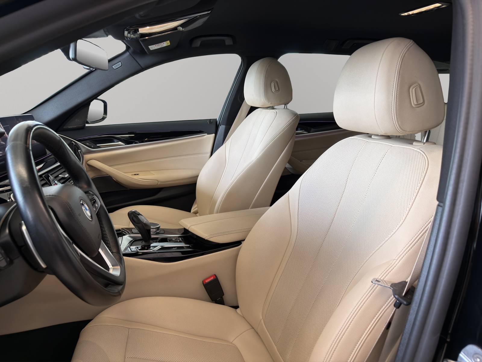 BMW 520d xDrive 48V Touring Steptronic-image-13