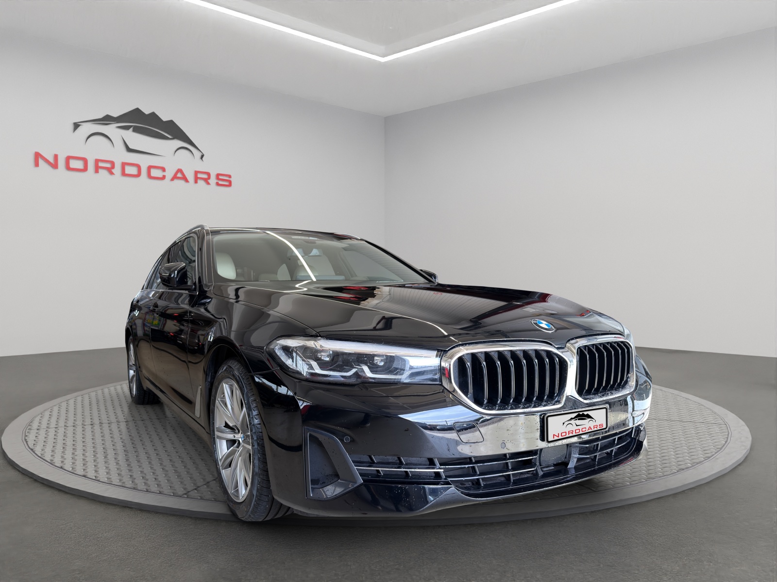 BMW 520d xDrive 48V Touring Steptronic-image-6