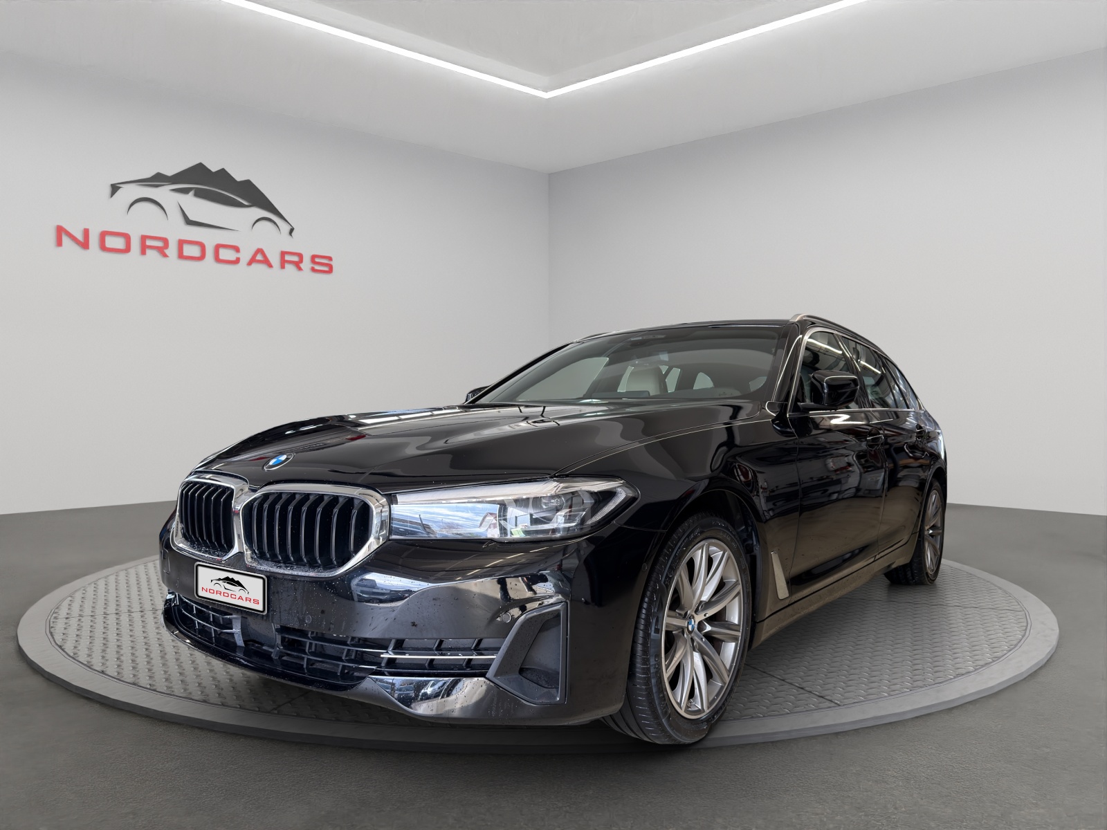 BMW 520d xDrive 48V Touring Steptronic-image-0