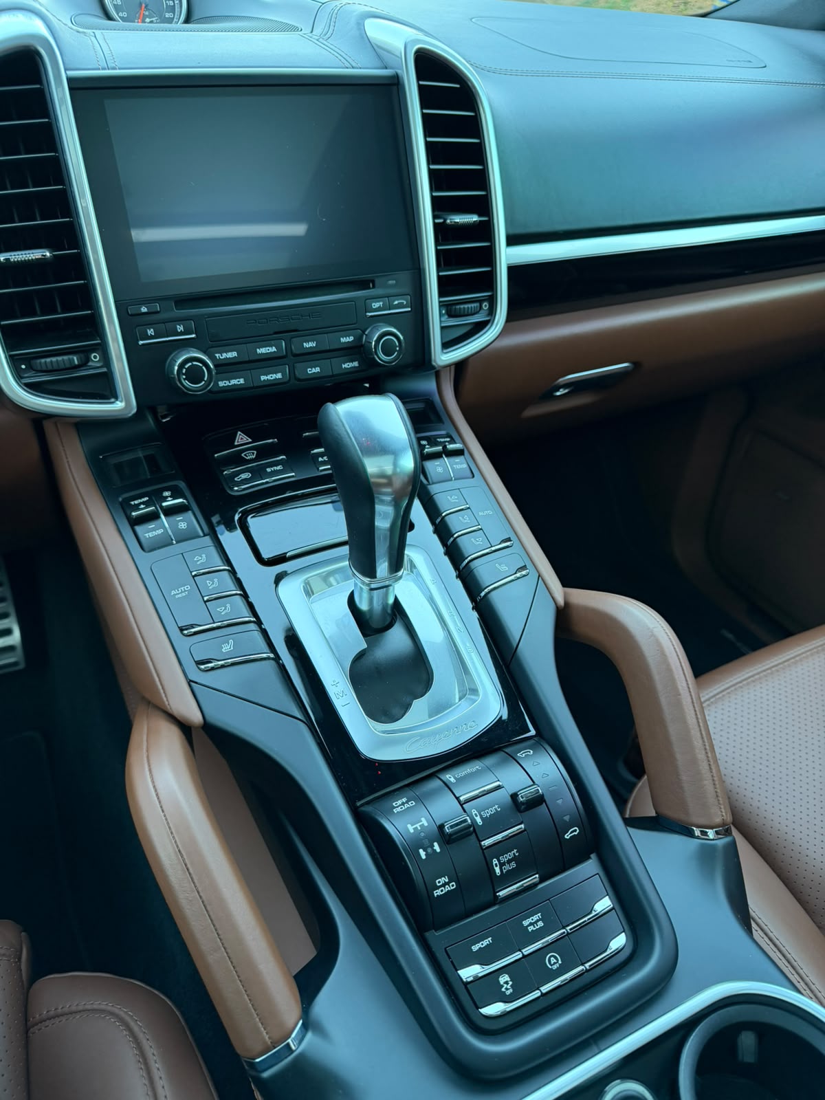 PORSCHE Cayenne S Diesel * GTS Paket * Facelift * V8 *-image-20