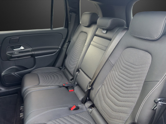 MERCEDES-BENZ GLB 200 Style 4M-image-10