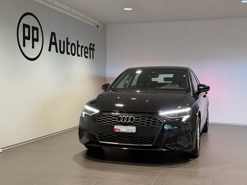 AUDI A3 Sportback 35 TFSI Attraction S-tronic-image-0