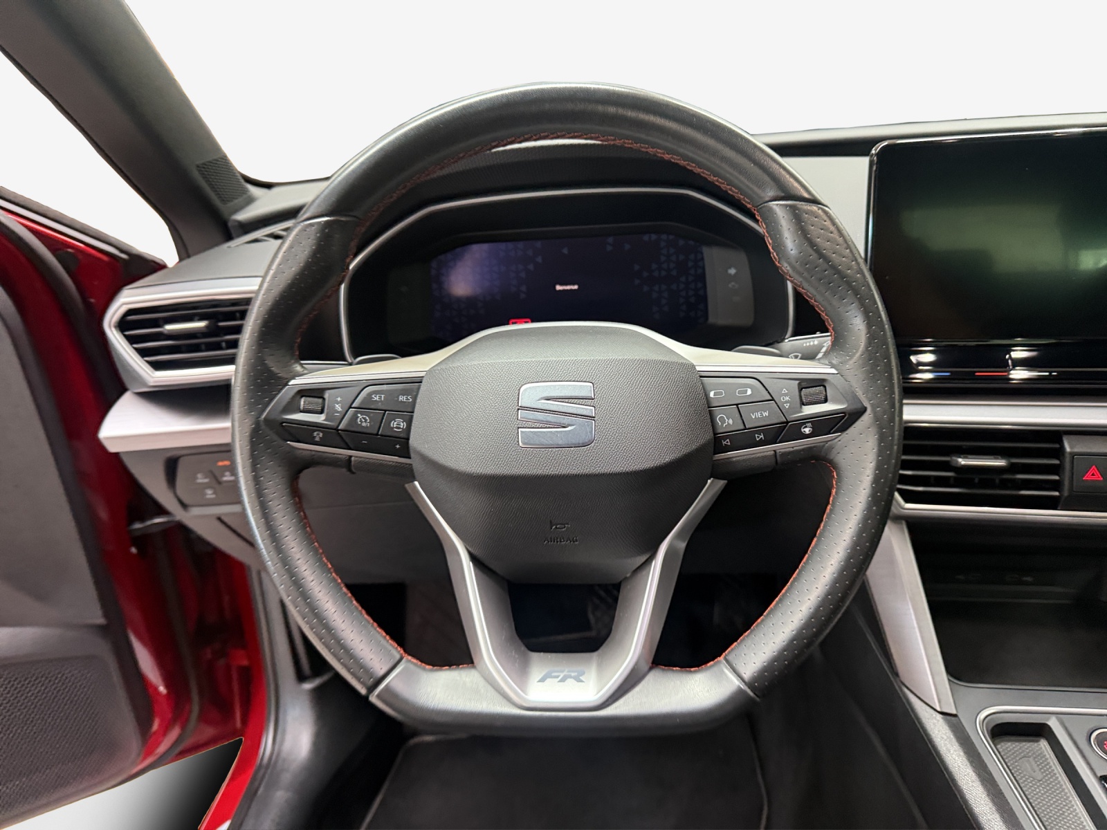 SEAT Leon 1.5 eTSI mHEV DSG FR-image-9