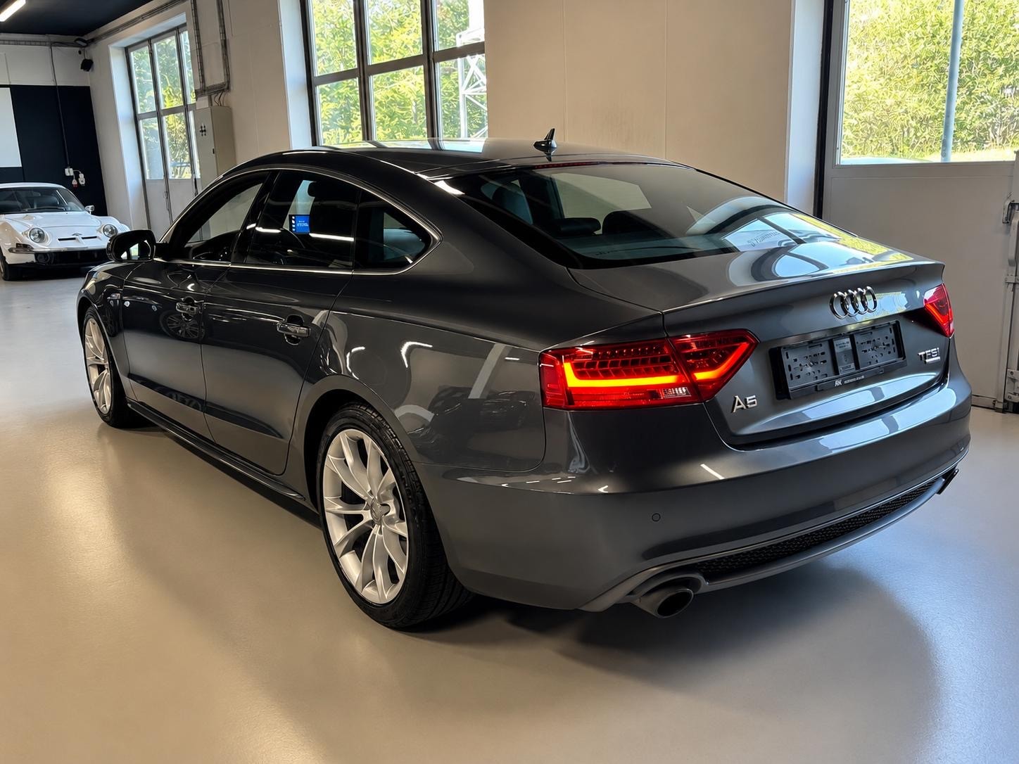 AUDI A5 Sportback 2.0 TFSI quattro S-tronic-image-9
