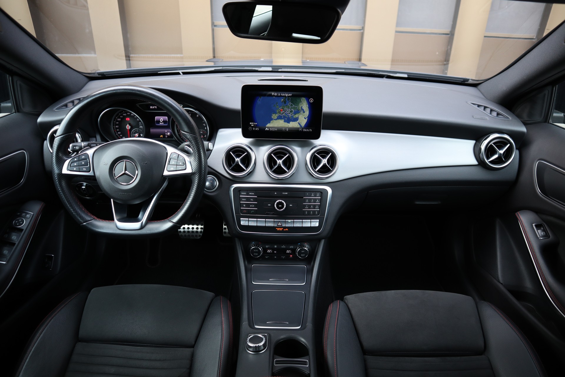 MERCEDES-BENZ GLA 250 AMG Line 4Matic 7G-DCT-image-12