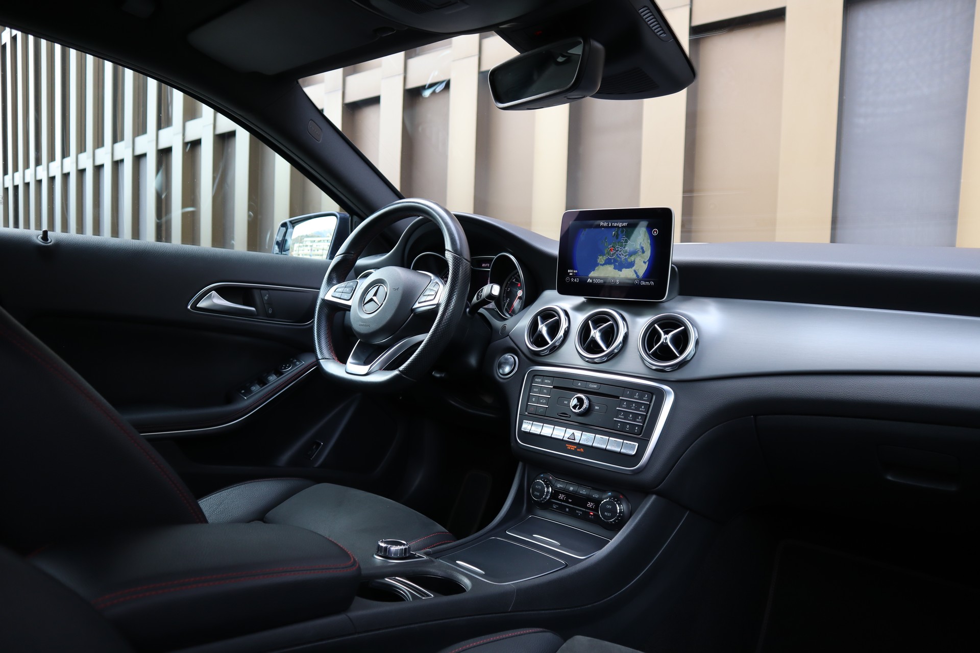 MERCEDES-BENZ GLA 250 AMG Line 4Matic 7G-DCT-image-11