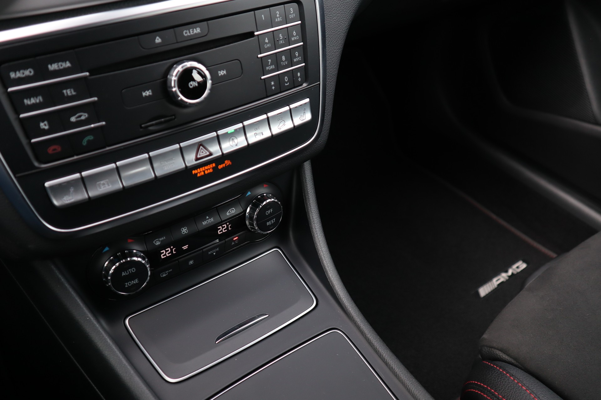 MERCEDES-BENZ GLA 250 AMG Line 4Matic 7G-DCT-image-15