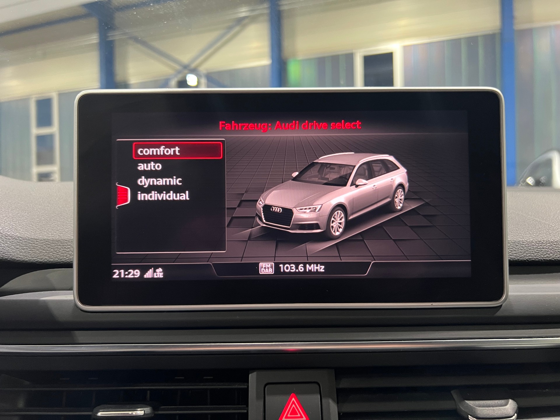 AUDI RS4 Avant 2.9 TFSI qu**Optikpaket,S-Sportsitze,Matrix LED,CH Auslieferung,Frisch ab MFK**-image-15