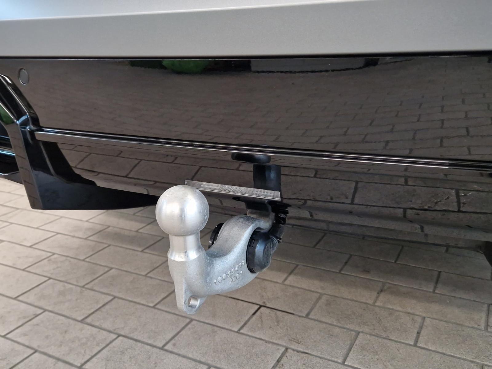 BMW iX xDrive60 M Sport Pro-image-23