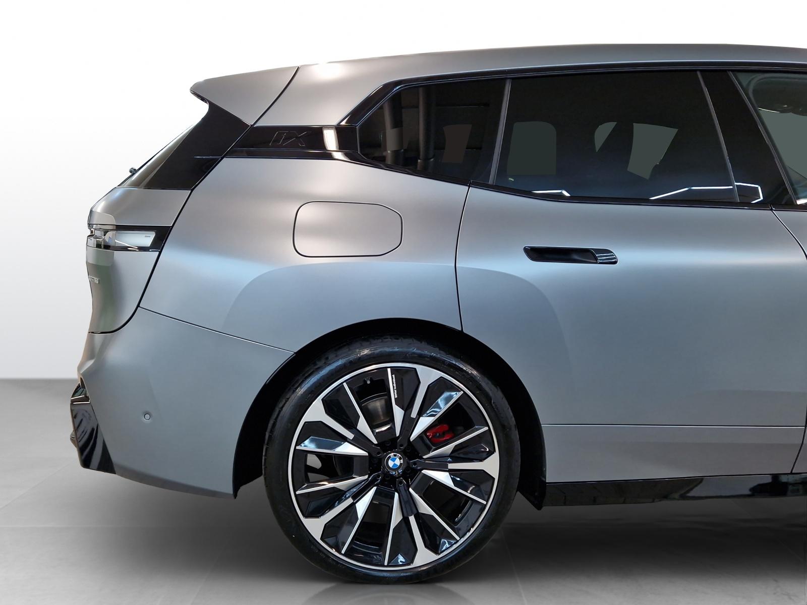 BMW iX xDrive60 M Sport Pro-image-6