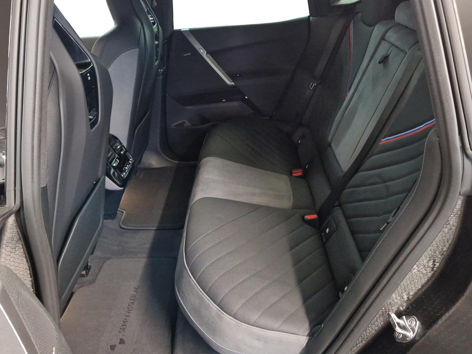 BMW iX xDrive60 M Sport Pro-image-20