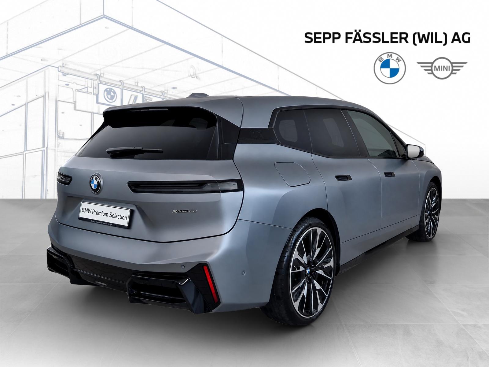 BMW iX xDrive60 M Sport Pro-image-4